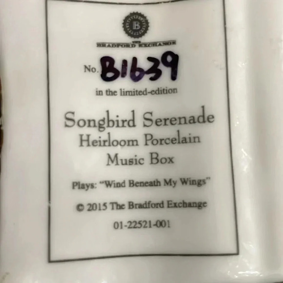 The Bradford Exchange songbird Serenade Heirloom porcelain music box - Picture 8 of 9